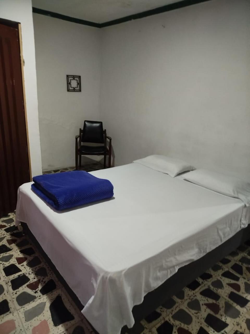 Hostal La 18 Перейра Екстериор снимка